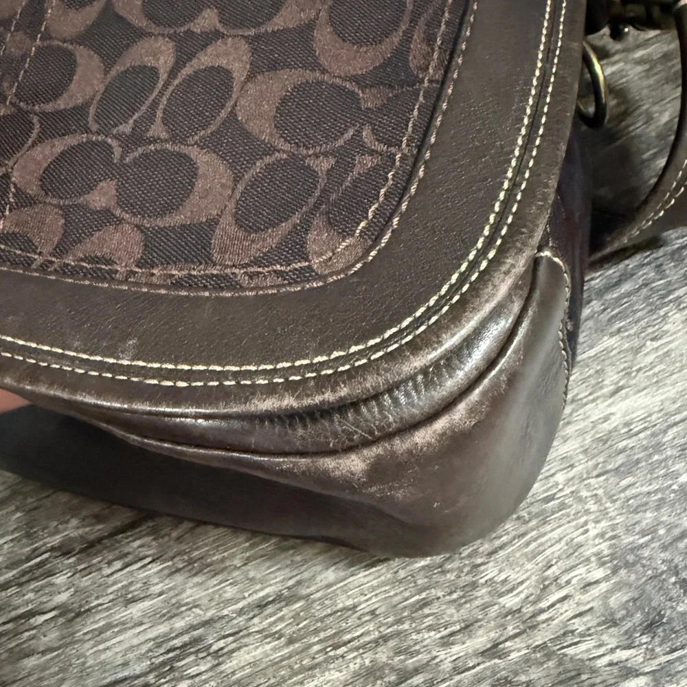 VINTAGE COACH CHOCOLATE BROWN SADDLE BAG
